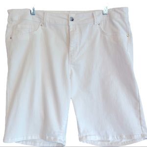 Workshop shorts stretchy!